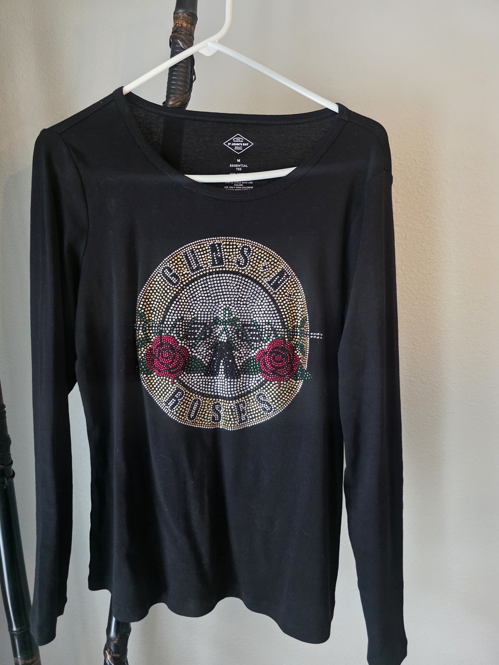 Guns N Roses Long-Sleeve Rhinestone Graphic Tee with Red Rose Accents WORN TWICE
